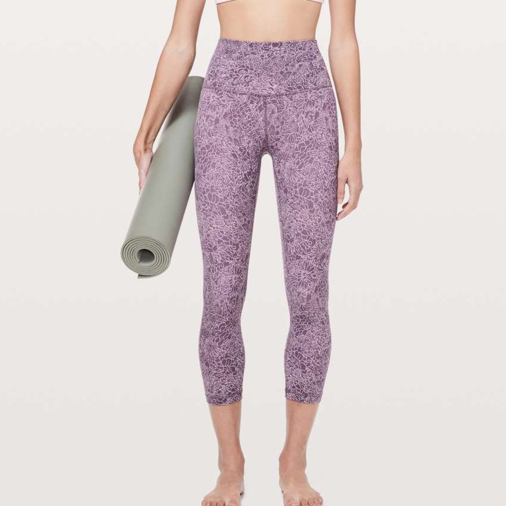 NWT LULU ALIGN CROP 21”